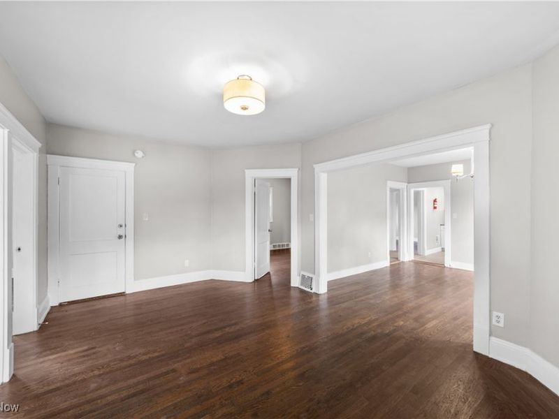 1683 Colonial Drive, Cleveland, OH 44118 Photo 4