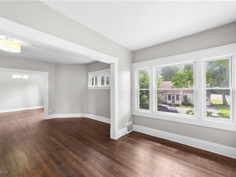 1683 Colonial Drive, Cleveland, OH 44118 Photo 6