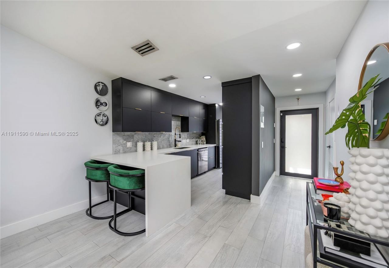 9673 NW 16th Ct, Pembroke Pines, FL 33024 Photo