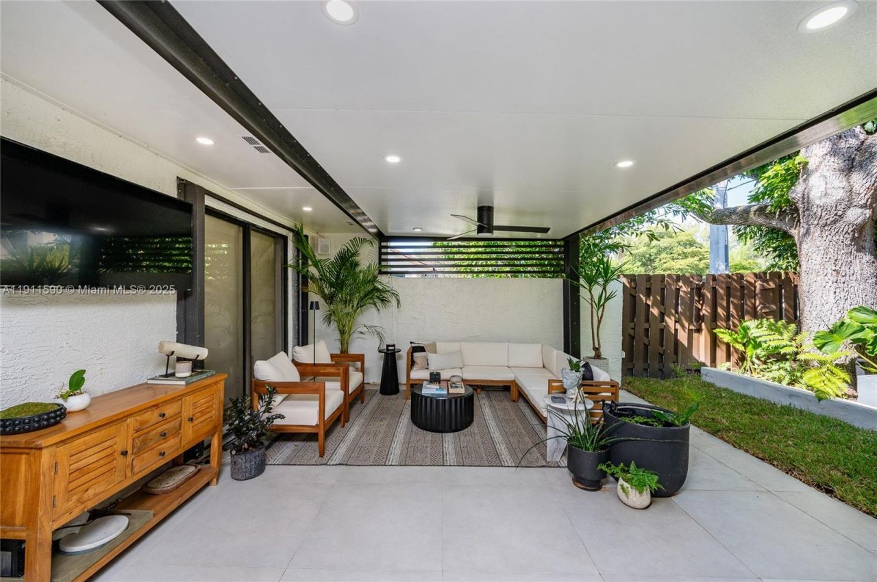 9673 NW 16th Ct, Pembroke Pines, FL 33024 Photo