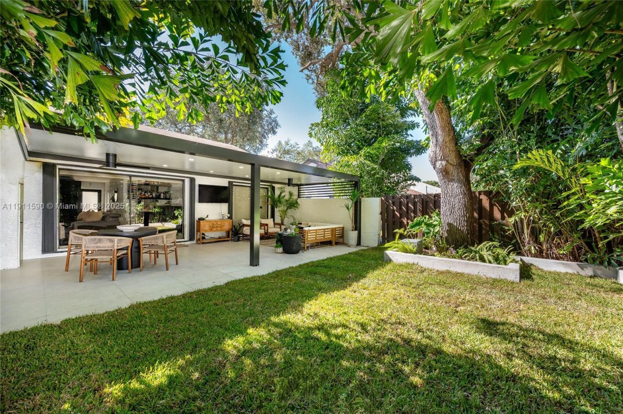 9673 NW 16th Ct, Pembroke Pines, FL 33024 Photo