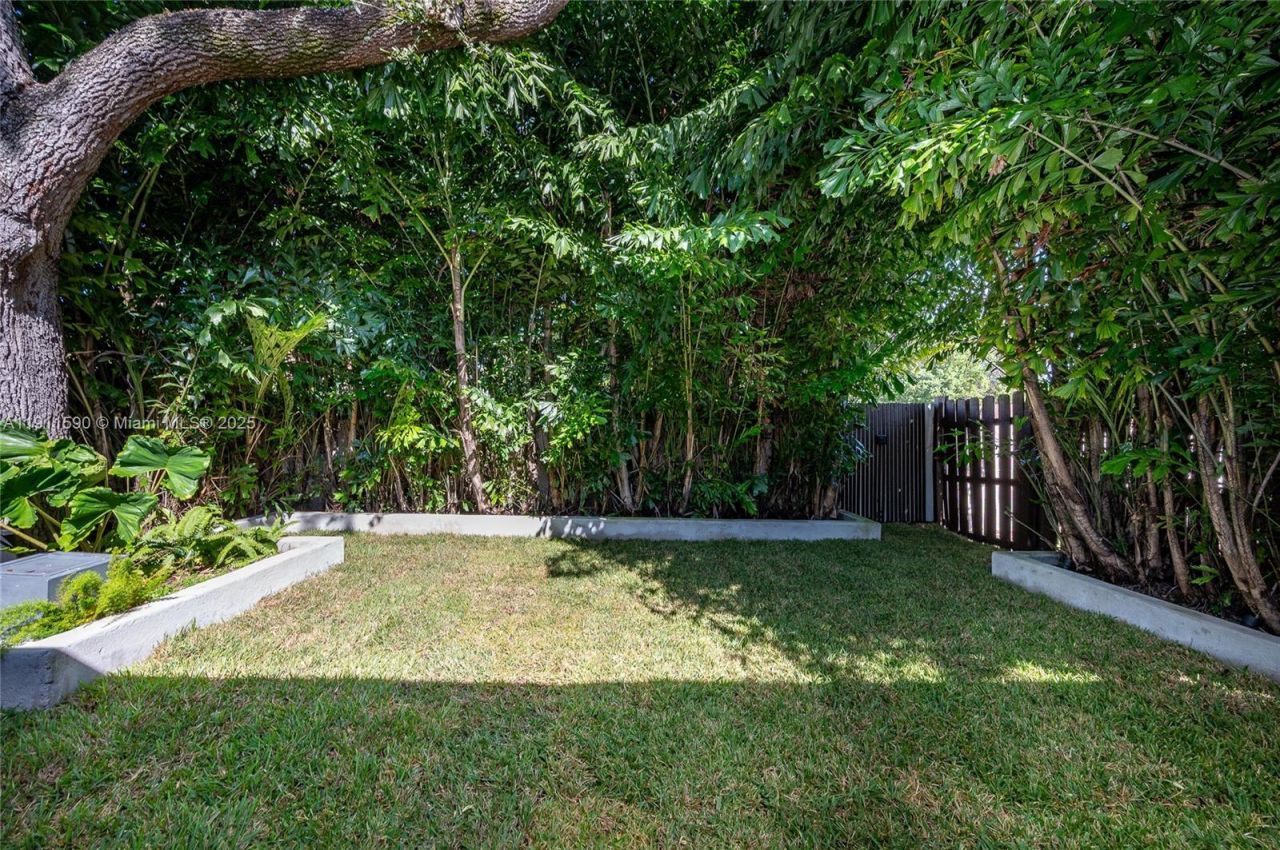 9673 NW 16th Ct, Pembroke Pines, FL 33024 Photo