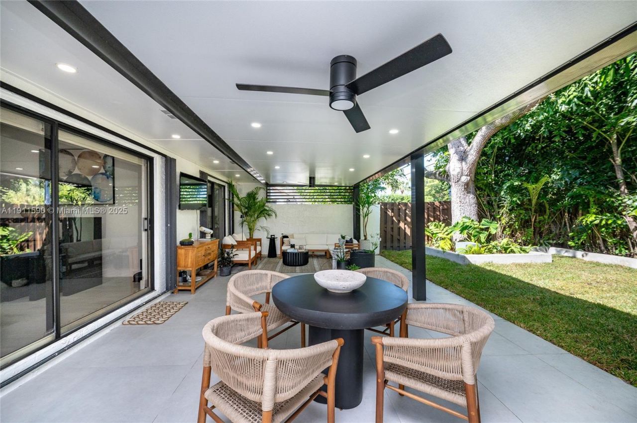 9673 NW 16th Ct, Pembroke Pines, FL 33024 Photo