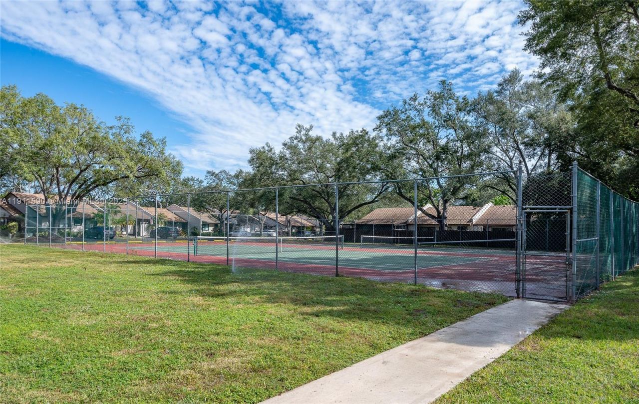 9673 NW 16th Ct, Pembroke Pines, FL 33024 Photo