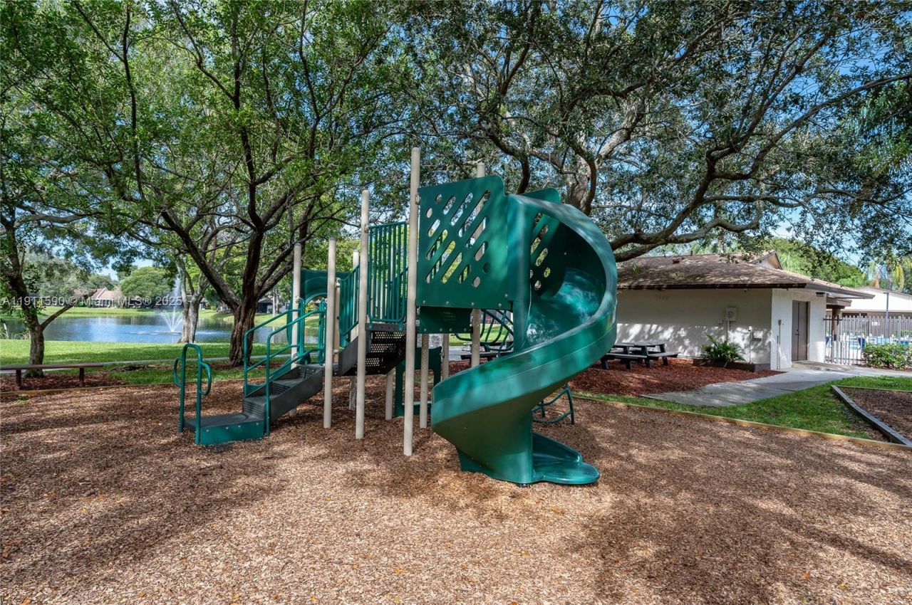 9673 NW 16th Ct, Pembroke Pines, FL 33024 Photo