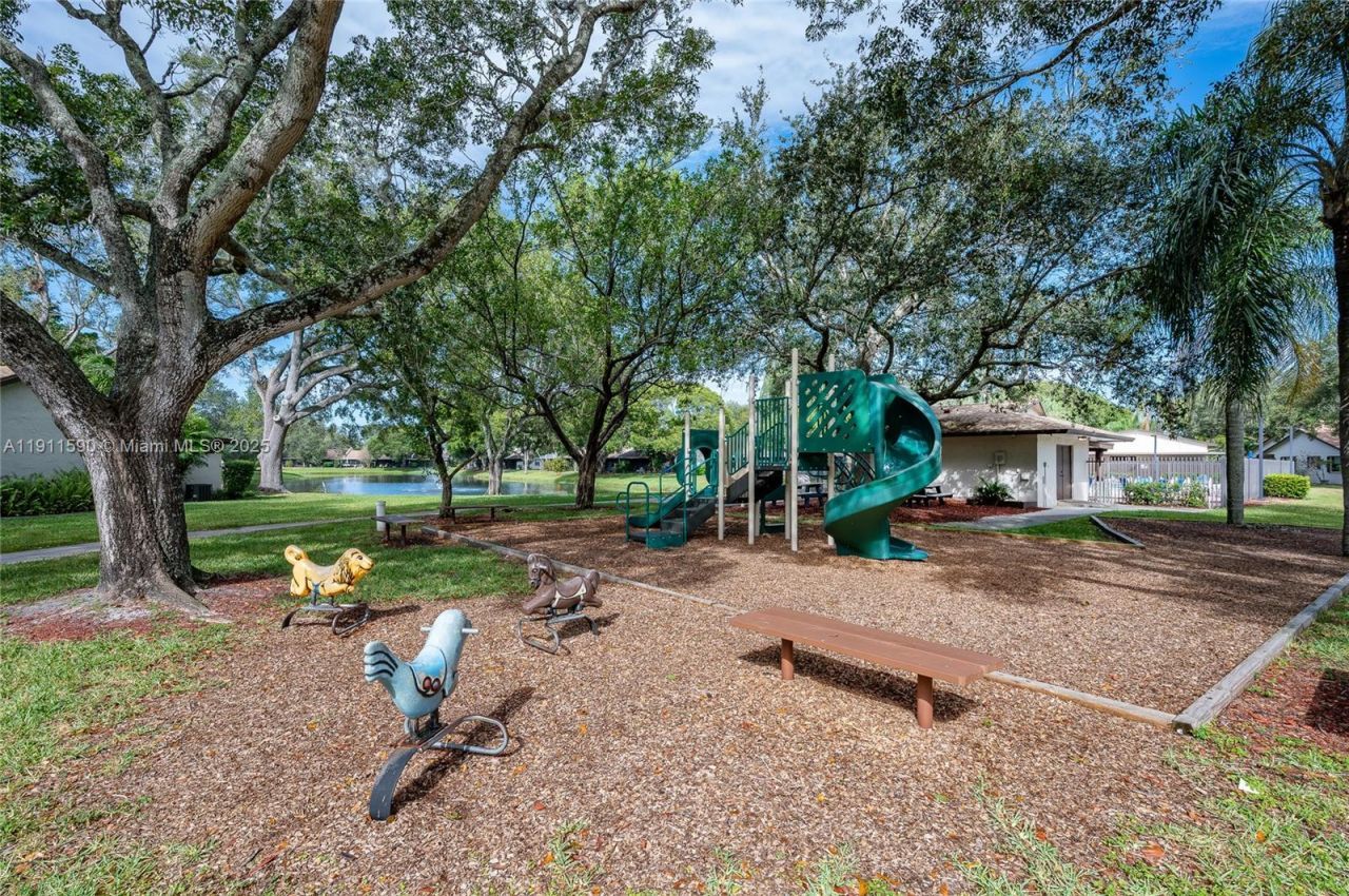 9673 NW 16th Ct, Pembroke Pines, FL 33024 Photo