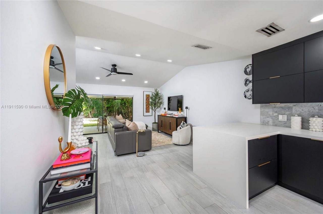 9673 NW 16th Ct, Pembroke Pines, FL 33024 Photo