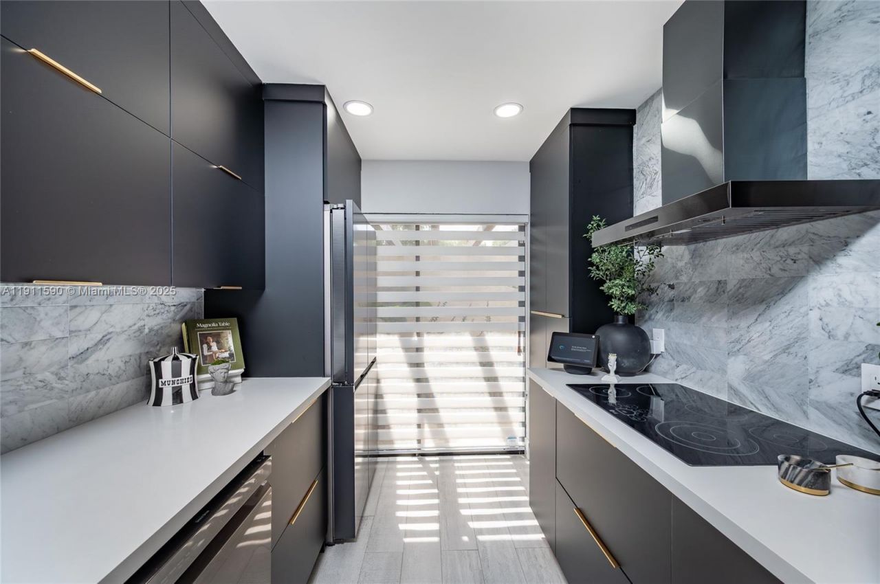 9673 NW 16th Ct, Pembroke Pines, FL 33024 Photo