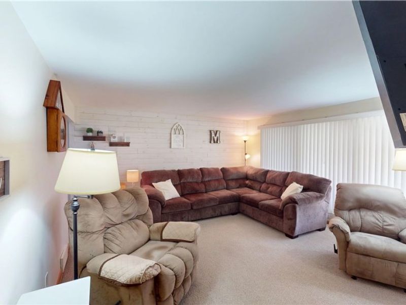 839 Edenridge Drive, Youngstown, OH 44512 Photo 2