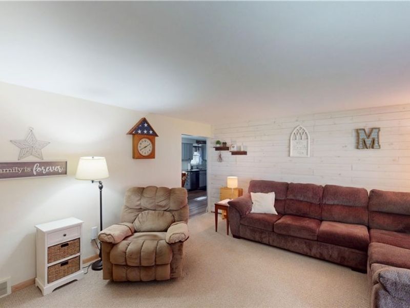 839 Edenridge Drive, Youngstown, OH 44512 Photo 3