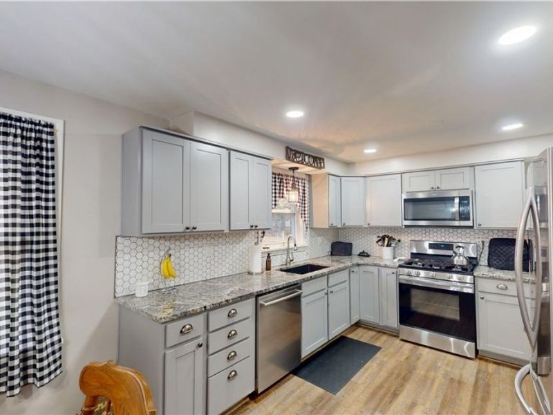 839 Edenridge Drive, Youngstown, OH 44512 Photo 8