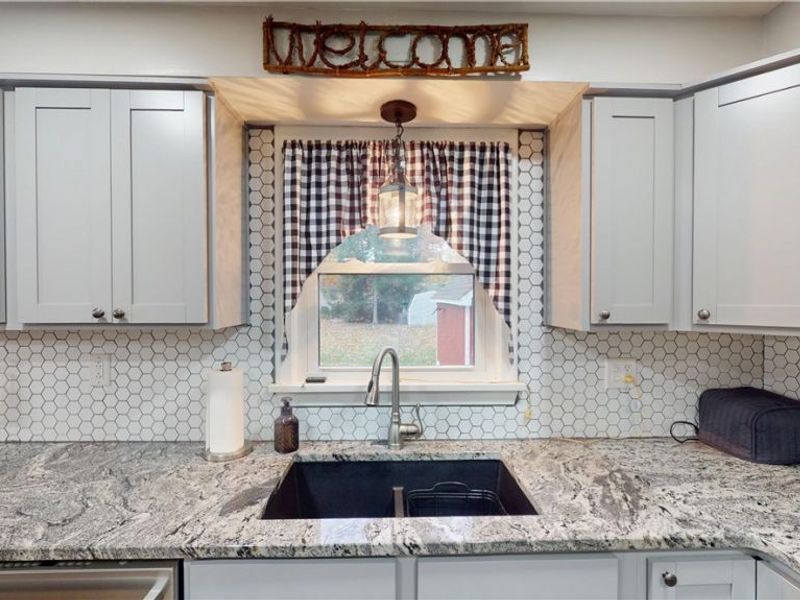 839 Edenridge Drive, Youngstown, OH 44512 Photo 9