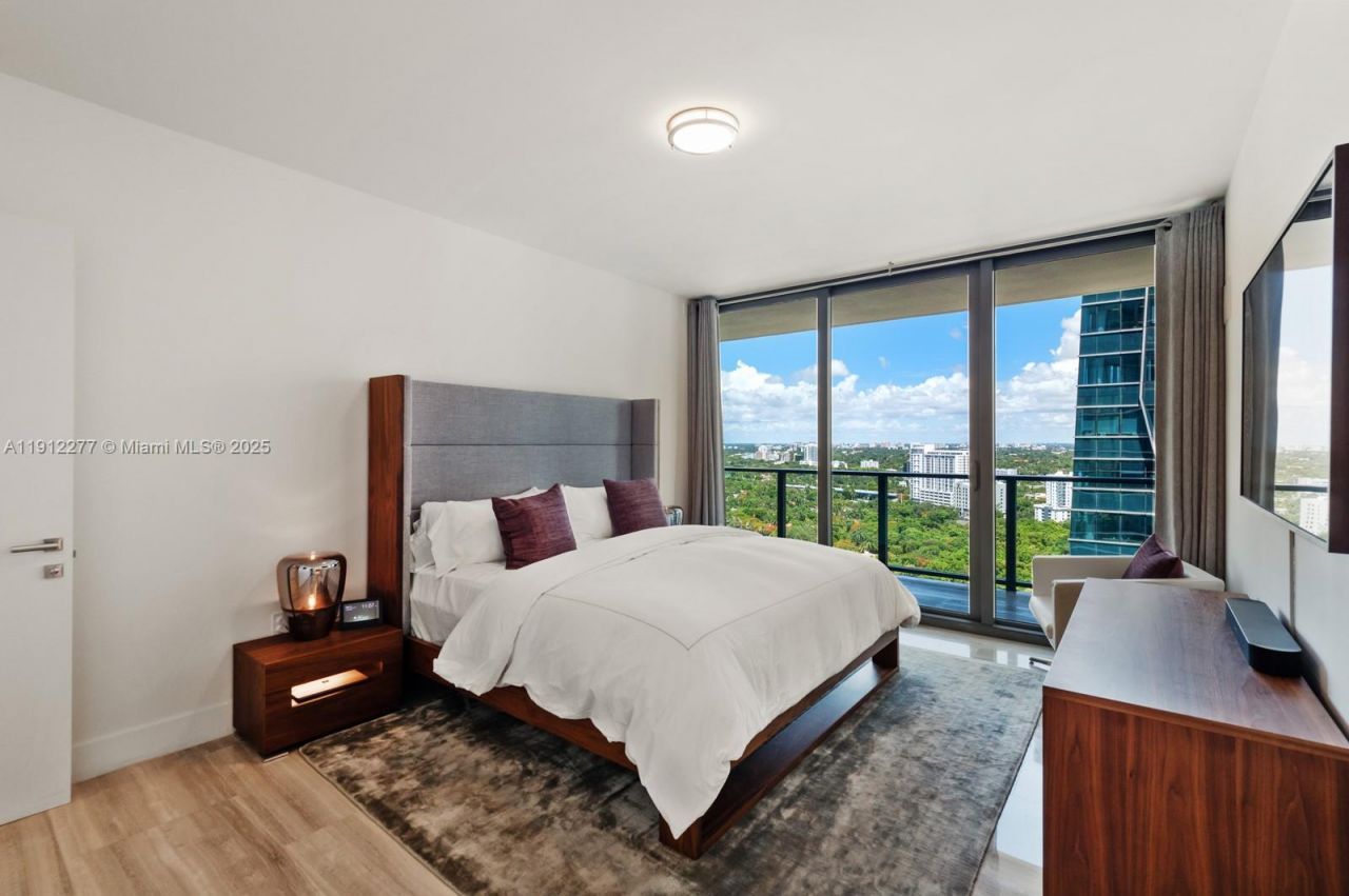 1451 Brickell Ave, Unit 2405, Miami, FL 33131 Photo