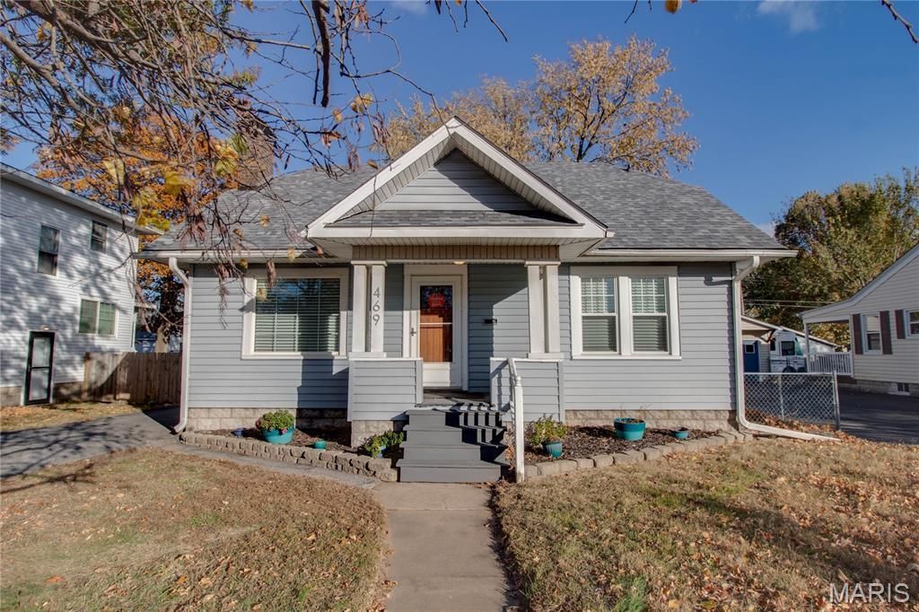 469 Tipton Avenue, Wood River, IL 62095 Main Photo