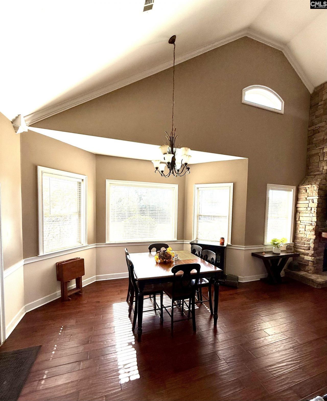 142 Sturkie Street Photo 4