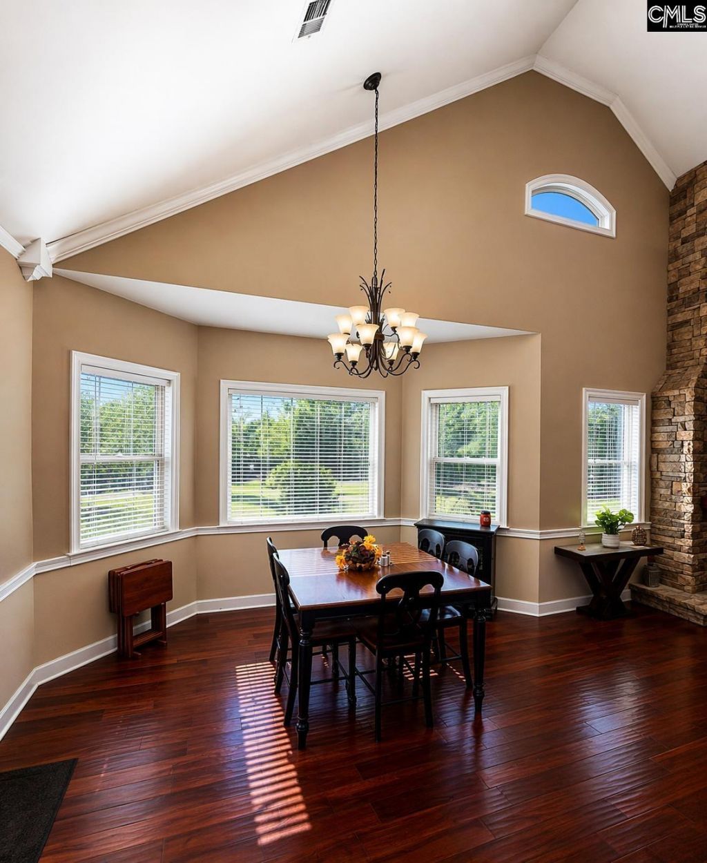 142 Sturkie Street Photo 8