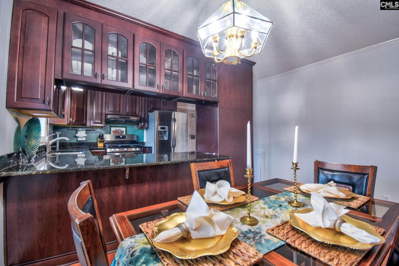 2008 Cheltenham Lane Photo 14