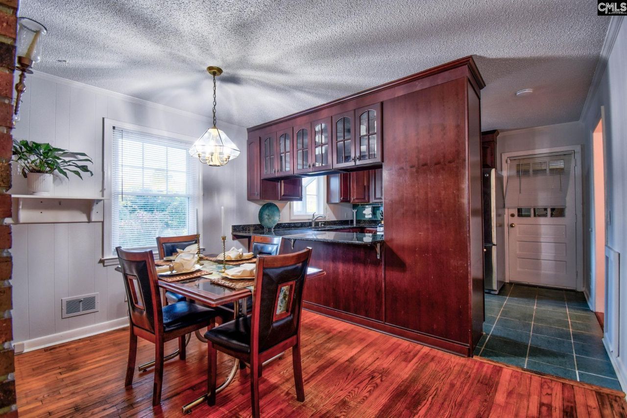 2008 Cheltenham Lane Photo 15