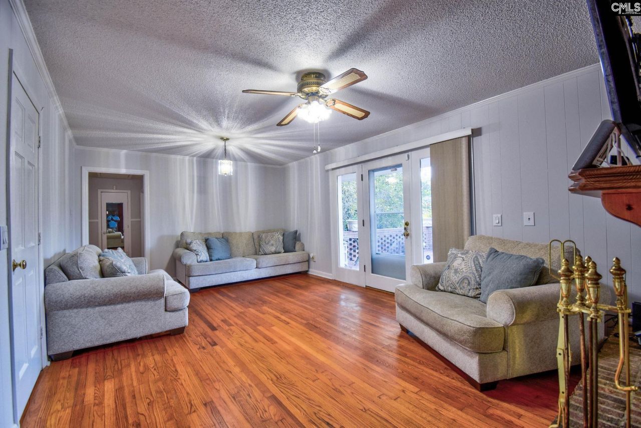 2008 Cheltenham Lane Photo 16