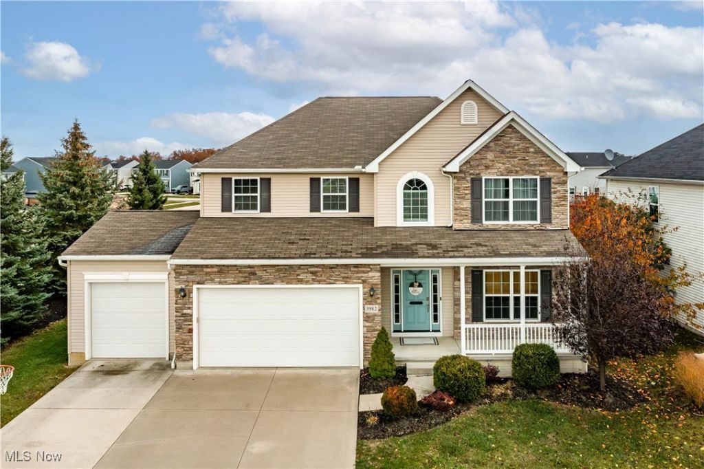 3982 Courtyard Drive, Lorain, OH 44053 Main Photo