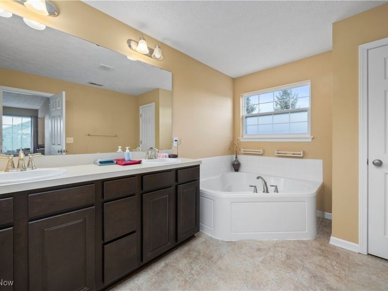 3982 Courtyard Drive, Lorain, OH 44053 Photo 31