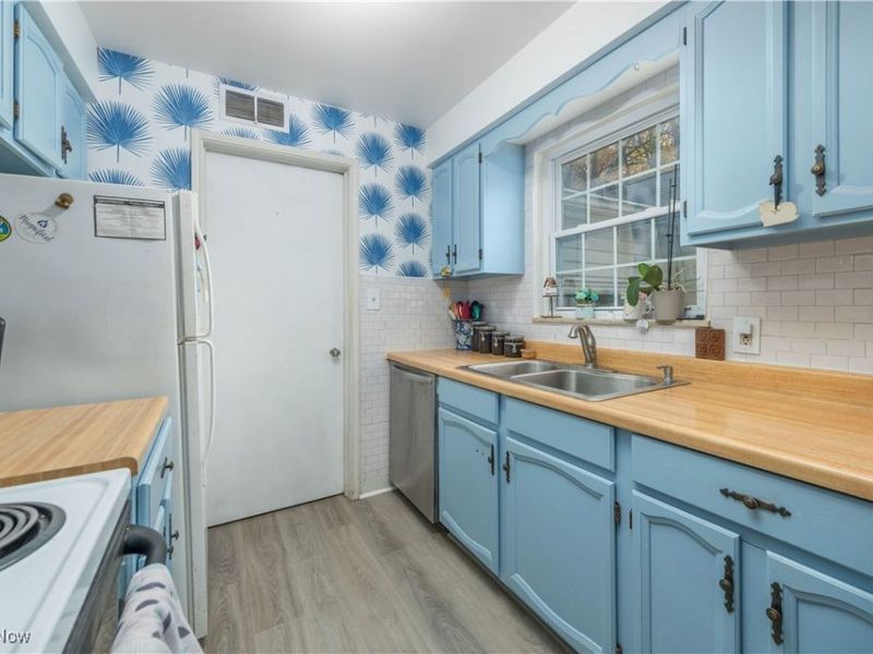 4210 W 217th Street, Cleveland, OH 44126 Photo 21