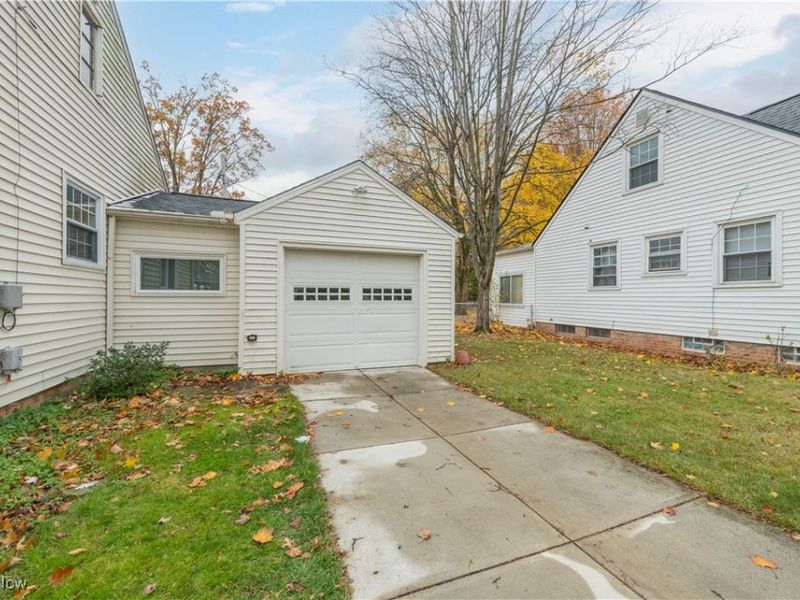 4210 W 217th Street, Cleveland, OH 44126 Photo 5