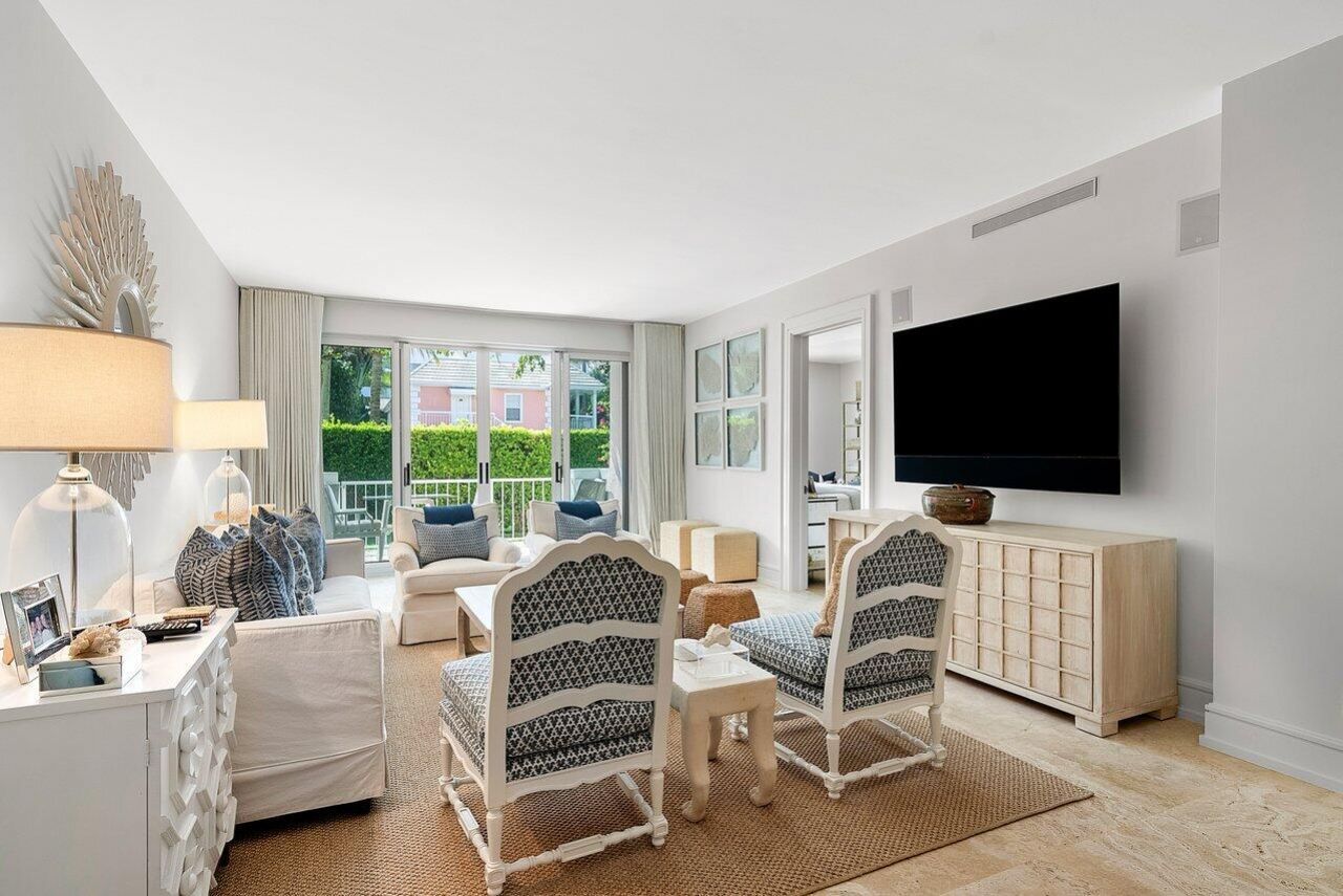 127 Peruvian Avenue, Unit 101, Palm Beach, FL 33480 Photo