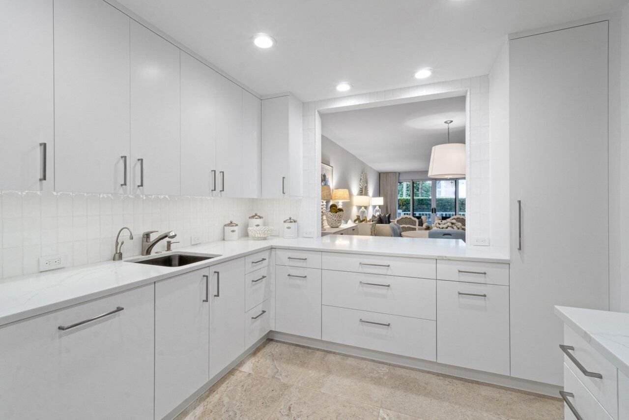 127 Peruvian Avenue, Unit 101, Palm Beach, FL 33480 Photo