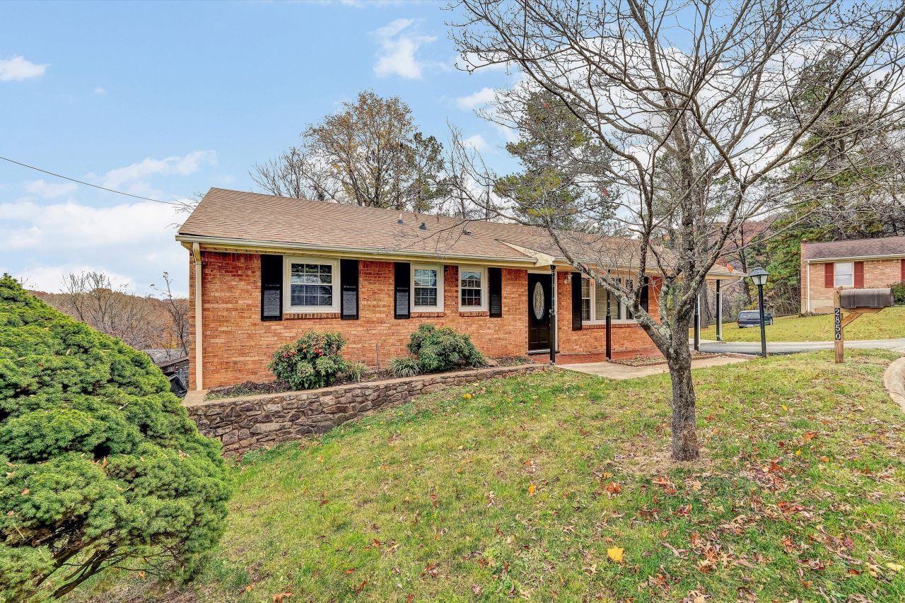 2850 Archer Cir, Salem, VA 24153 Main Photo