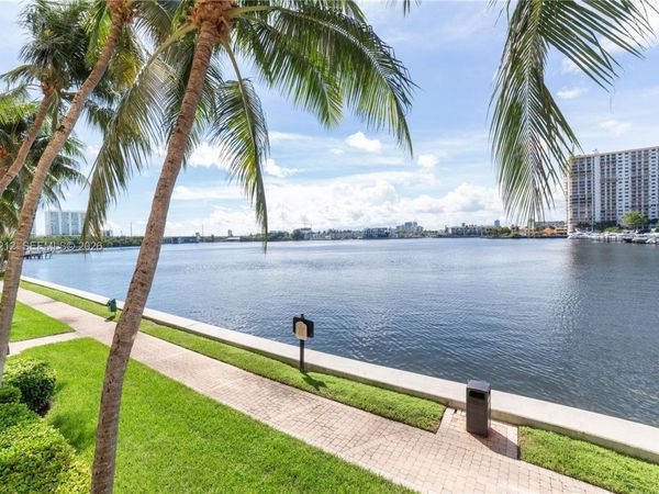 17150 N Bay Rd, Unit 2207, Sunny Isles Beach, FL 33160