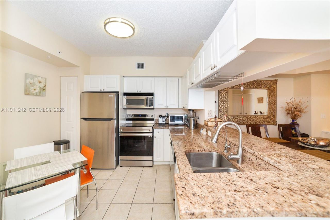 17150 N Bay Rd, Unit 2207, Sunny Isles Beach, FL 33160 Photo