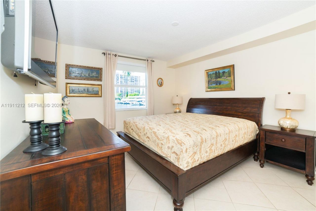 17150 N Bay Rd, Unit 2207, Sunny Isles Beach, FL 33160 Photo