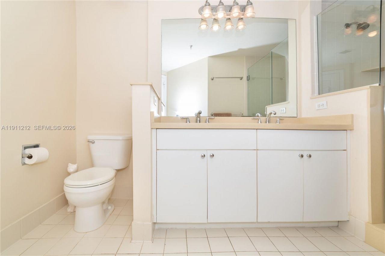 17150 N Bay Rd, Unit 2207, Sunny Isles Beach, FL 33160 Photo