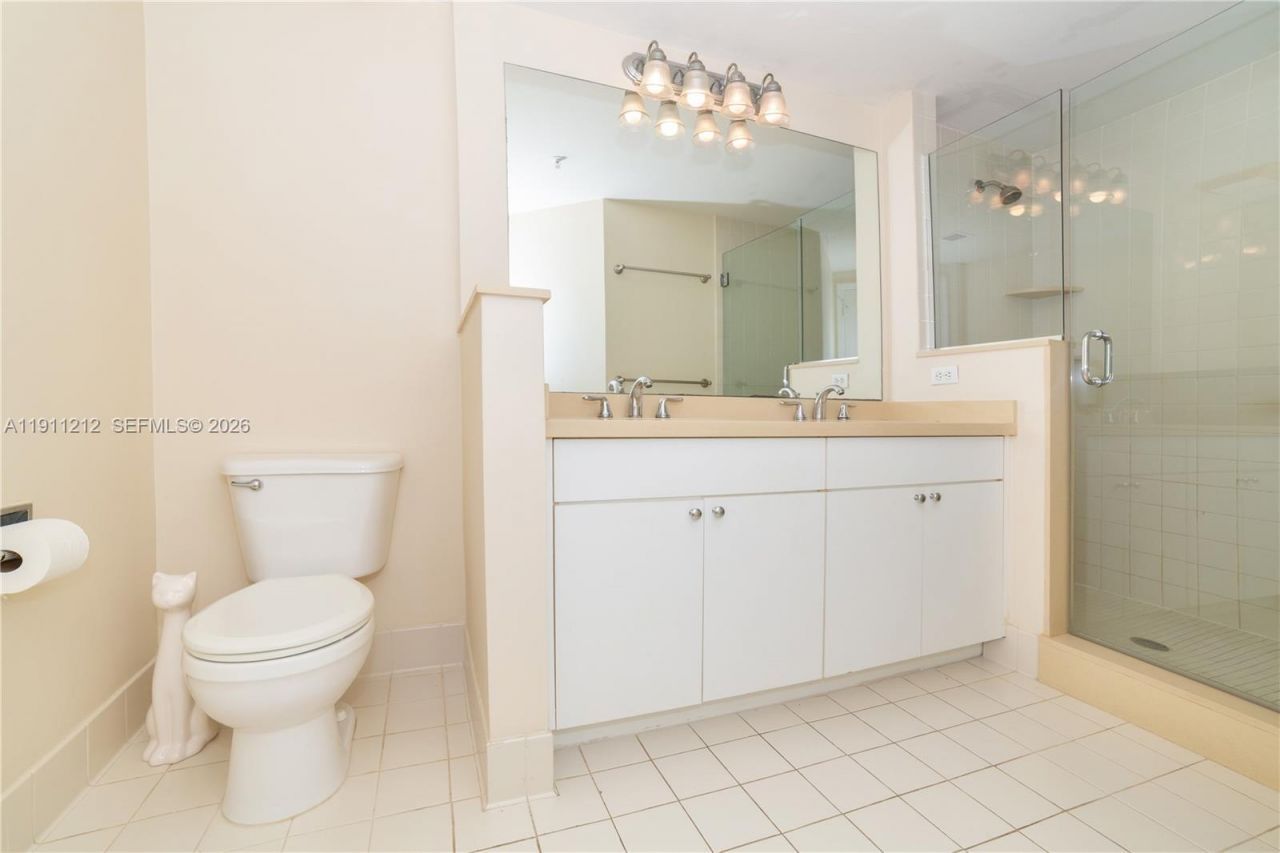 17150 N Bay Rd, Unit 2207, Sunny Isles Beach, FL 33160 Photo