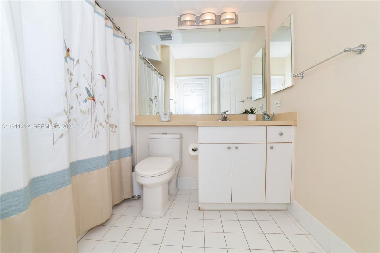 17150 N Bay Rd, Unit 2207, Sunny Isles Beach, FL 33160 Photo