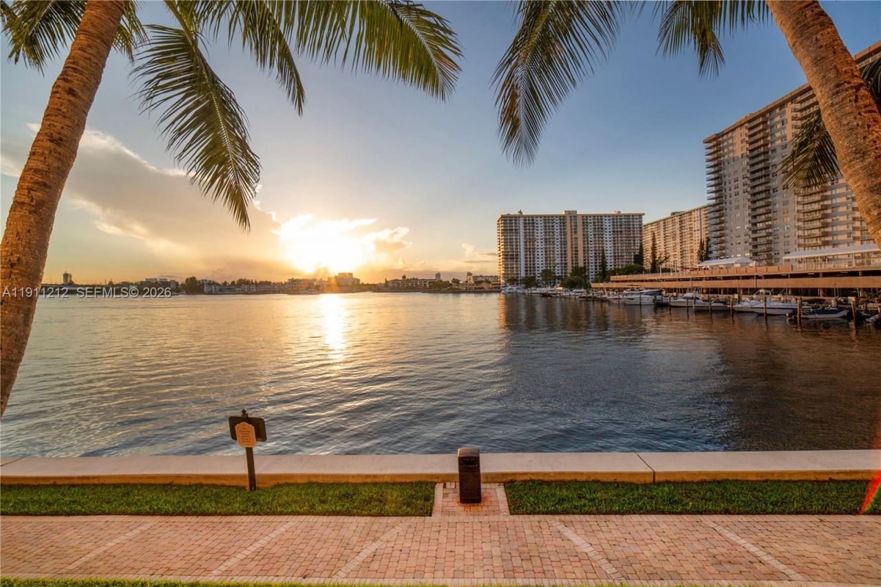 17150 N Bay Rd, Unit 2207, Sunny Isles Beach, FL 33160 Photo