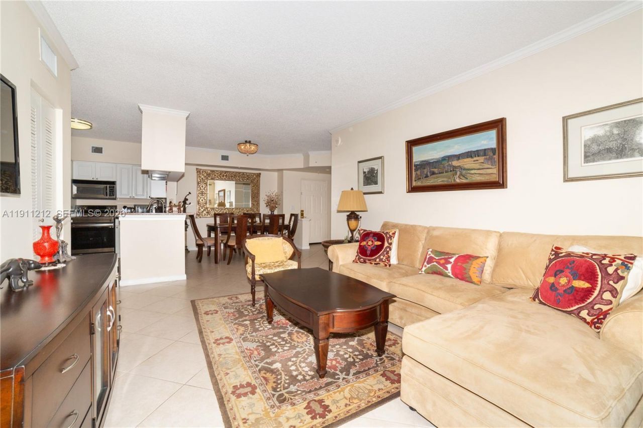 17150 N Bay Rd, Unit 2207, Sunny Isles Beach, FL 33160 Photo