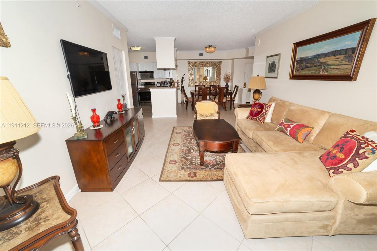 17150 N Bay Rd, Unit 2207, Sunny Isles Beach, FL 33160 Photo