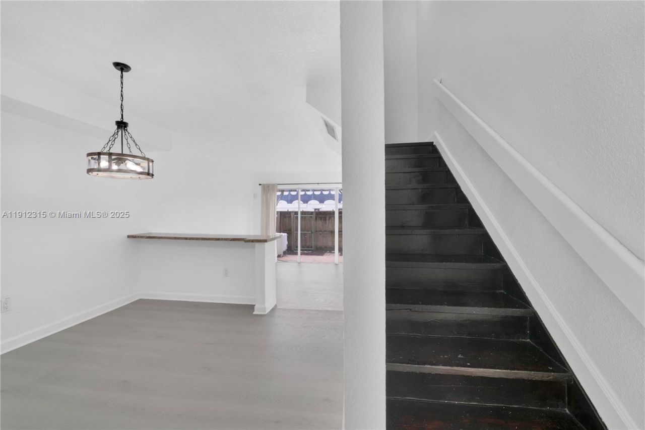 10900 SW 104th St, Unit 121, Miami, FL 33176 Photo