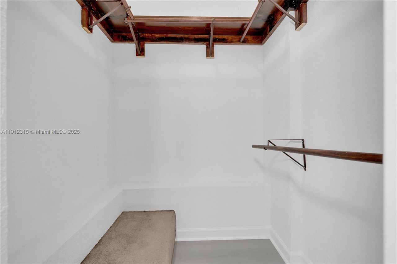 10900 SW 104th St, Unit 121, Miami, FL 33176 Photo