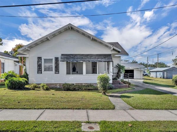 207 N PERKINS STREET, LEESBURG, FL 34748