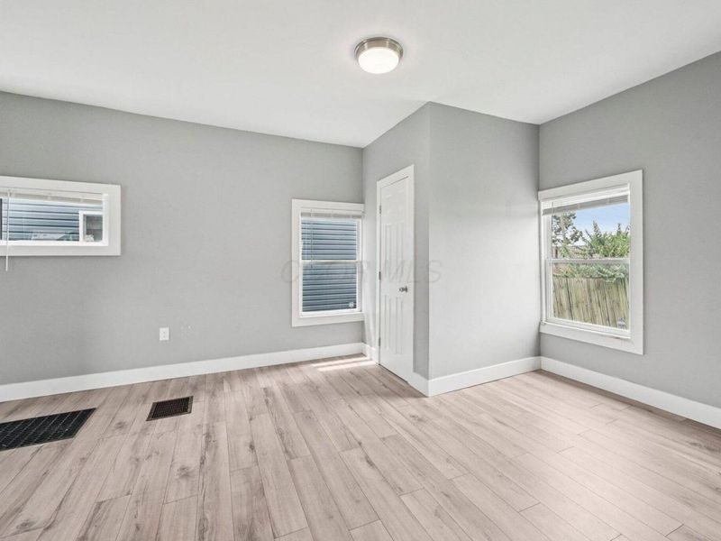 1025 Howard . , Columbus, OH 43201 Photo 18