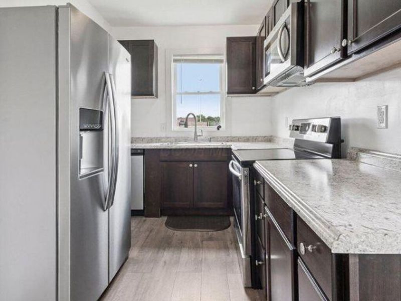 1025 Howard . , Columbus, OH 43201 Photo 23