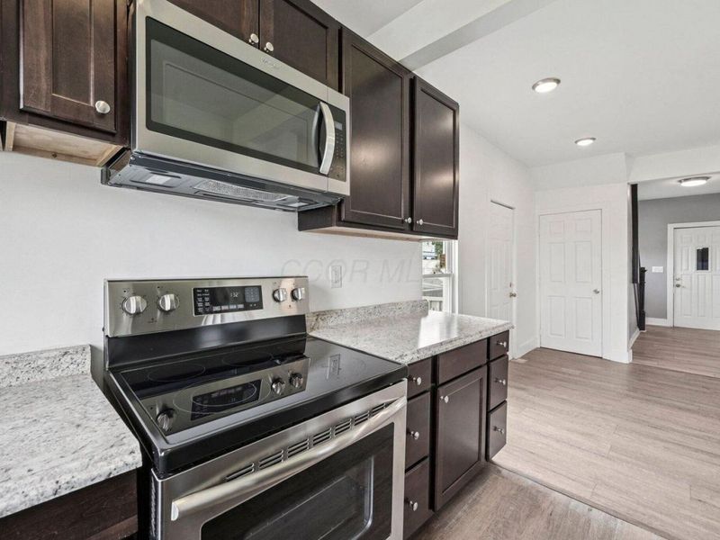 1025 Howard . , Columbus, OH 43201 Photo 26