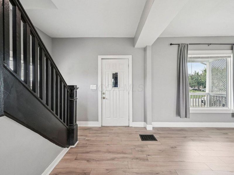 1025 Howard . , Columbus, OH 43201 Photo 7