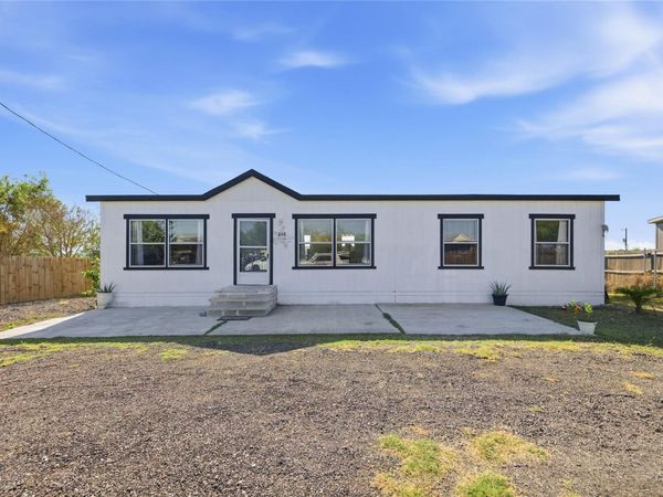 848 Railyard DR, Kyle, TX 78640