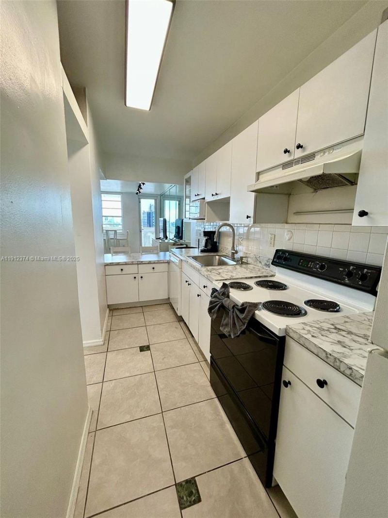 100 Lincoln Rd, Unit 1220, Miami Beach, FL 33139 Photo
