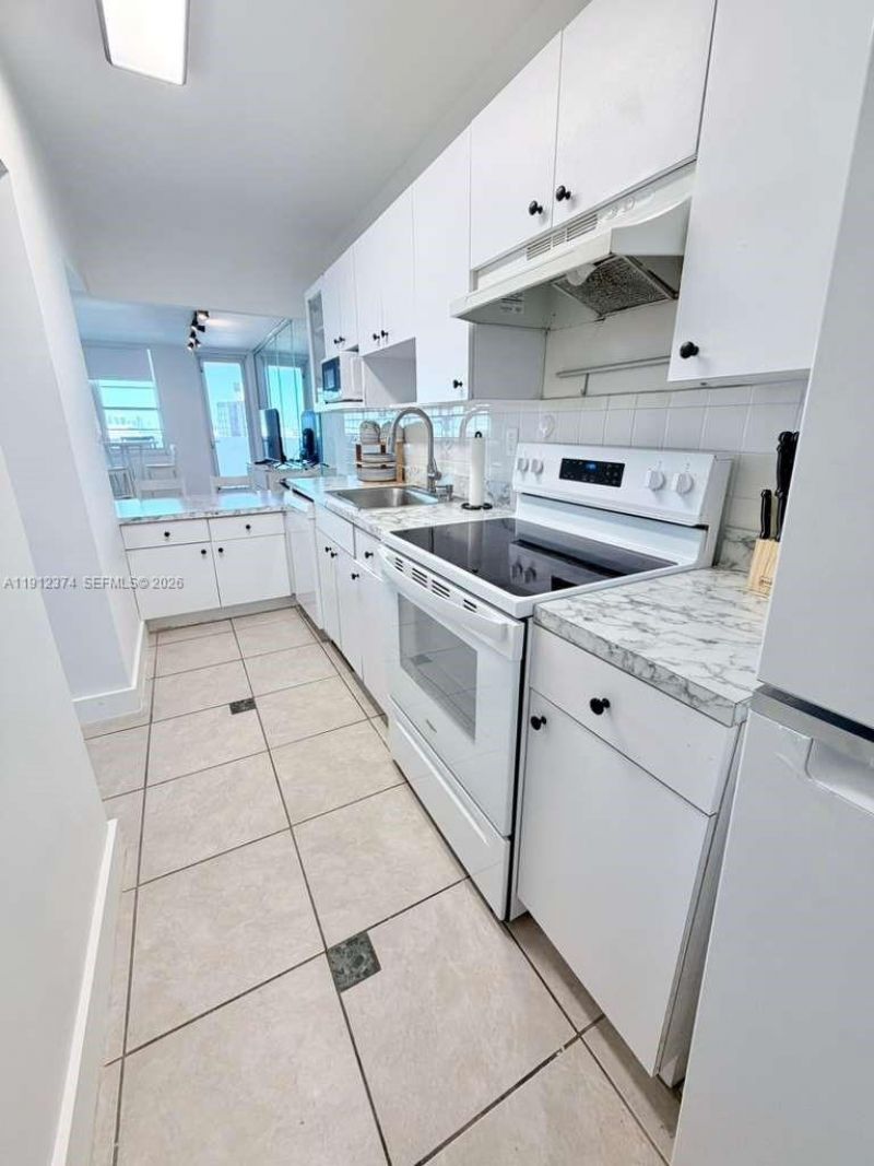 100 Lincoln Rd, Unit 1220, Miami Beach, FL 33139 Photo