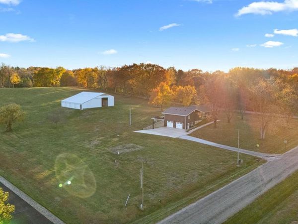 15945 Gresham Road, Mackinaw, IL 61755